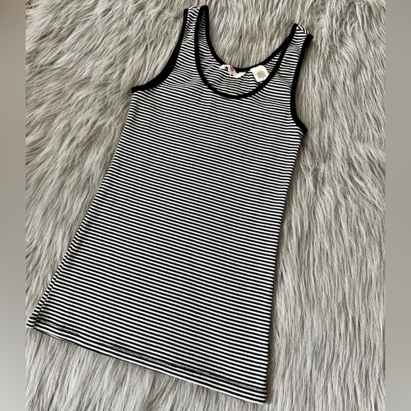 Levi’s striped tank in black and white EUC size medium - Picture 1 of 8